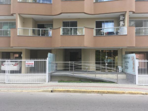 Apartamento em meia praia itapema